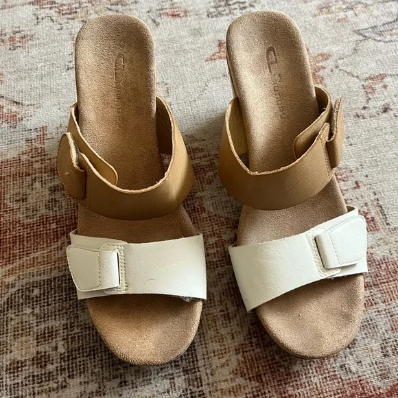 Chinese Laundry Tan and Cream Women's wedge Sandal - Picture 2 of 7